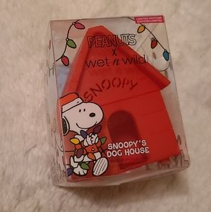 Makeup Sponge Case Snoopy's Dog House